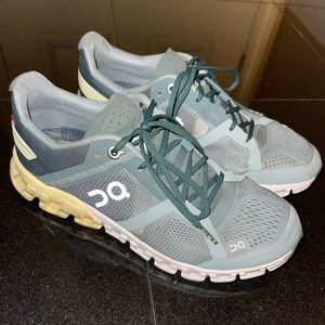 Women’s On Cloud sneakers